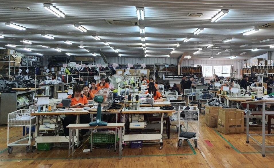 N&auml;hsaal zur Musterung von Rucks&auml;cken