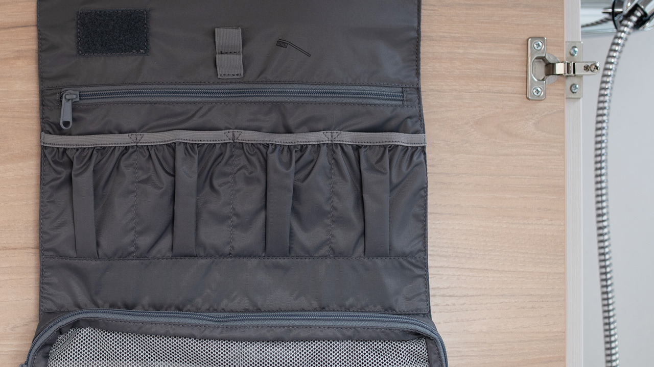 Kulturbeutel mit verschiedenen Taschen